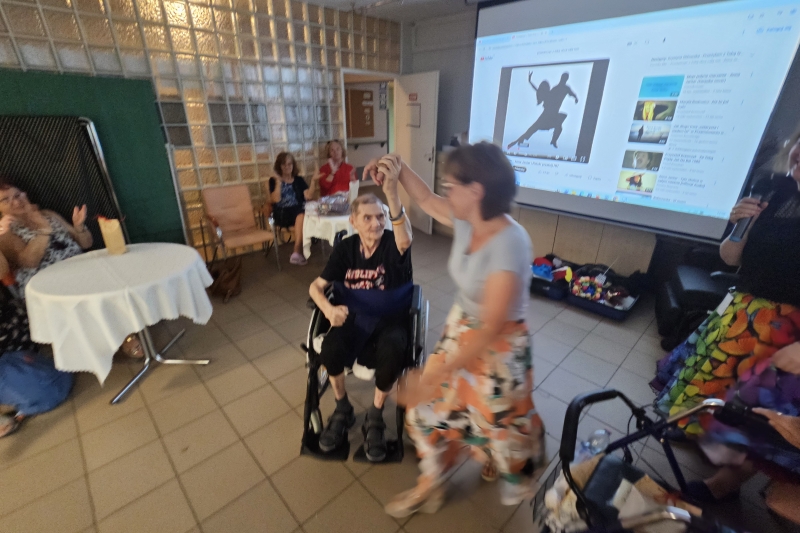 Spotkanie z Centrum Aktywności Seniora " Nie dzieli nas wiek" (fot. 2)