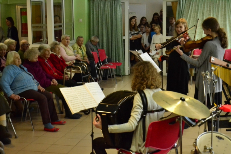 Koncert uczniów szkoły muzycznej 1 stopnia w Świątnikach Górnych (fot. 2)