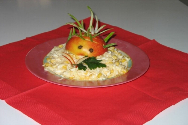 Sałatka z selera i ananasa (fot. 1)